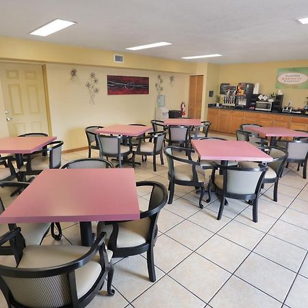 Roomba Inn & Suites - Daytona Beach Buitenkant foto